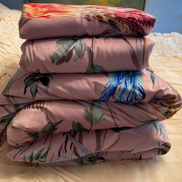 ANTHROPOLOGIE Pink Floral Velvet JOSIE Queen Quilt Comforter + 2 Matching Shams - Picture 4 of 7
